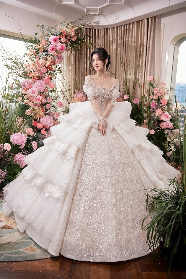 Mẫu váy cưới 5 trong 1 phong cách hoàng gia – Monami Wedding